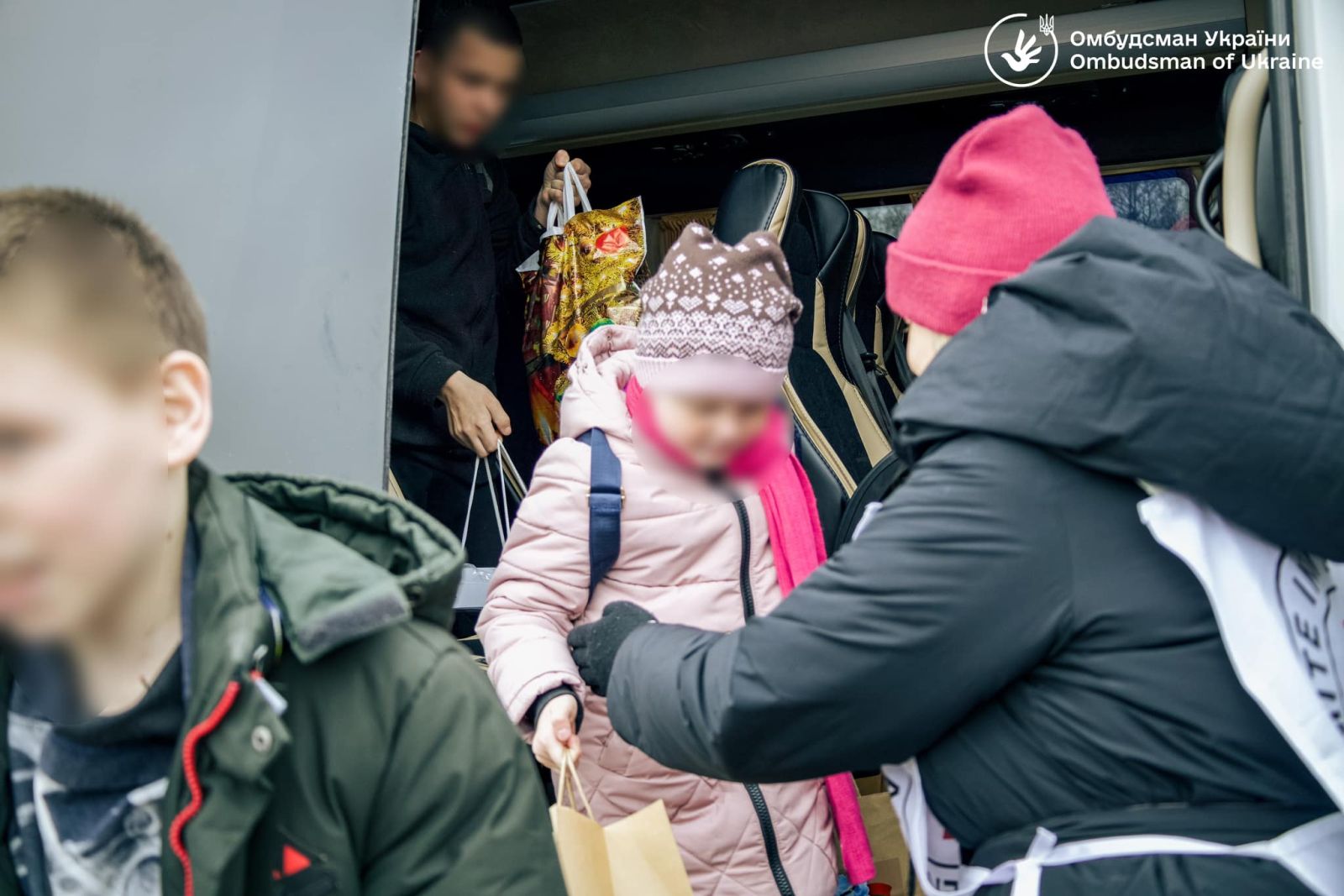 Восьмеро українських дітей вдалося повернути додому!